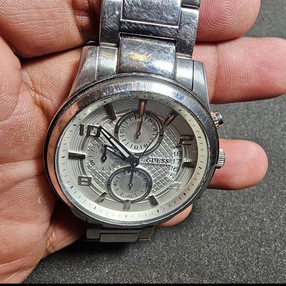 Guess Steel Mens Quartz Watch Silver Tone Working U0075G3 Cracked Crystal - Picture 4 of 13